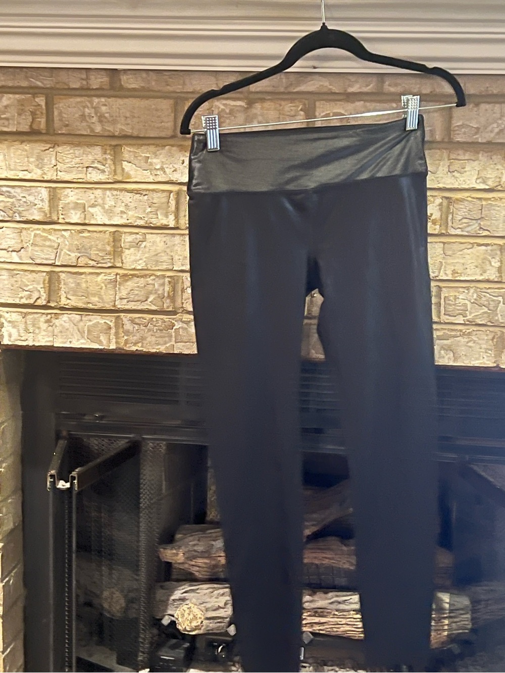 Noli Black High-Waist Active Leggings with Subtle Sheen